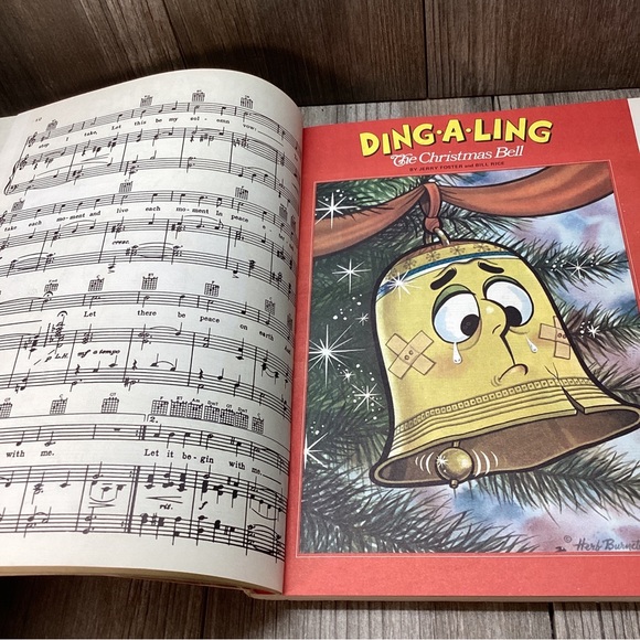 World's Greatest Hits of the Christmas Season Piano/Vocal VTG - Picture 12 of 16